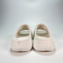 UGG Sport Yeah White Lightweight Pool Water Resistant Slide Sandals Youth Sz 2