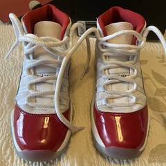 Jordan Air 11 Retro Cherry/White (GS) 4.5Y –