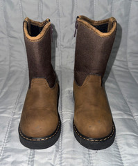 size 8.5m – Rocky boot kids pull on/zip Dark Brown