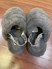 UGG Kid Fluff Yeah Slipper Sandal Elastic Backstrap Solid Gray Size US 13 EU 31