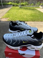 Size 6.5 (GS) – Nike Air Max Plus Low Black Bright Cactus
