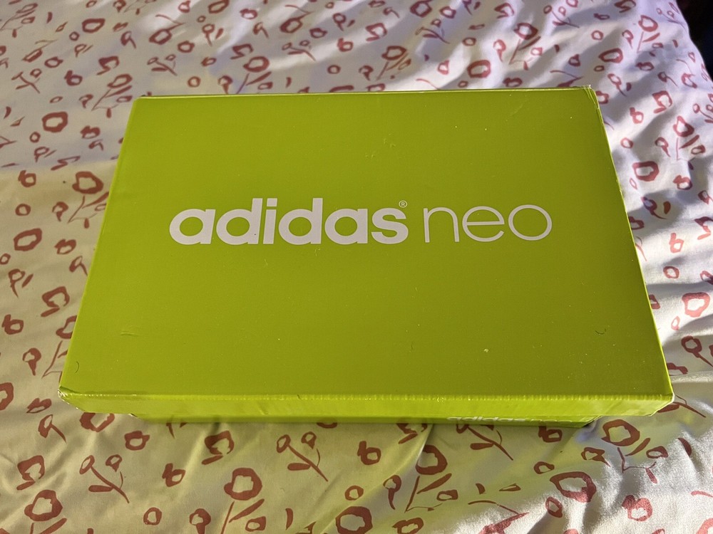 Adidas Neo Baseline K size 5Y Brand New In Box