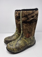 Bogs Classic High Boots Youth Size 4 Camo Waterproof Rain Snow 61672-973