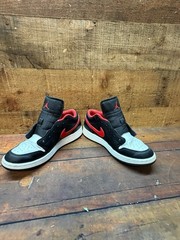 Nike Air Jordan 1 Low Black Fire Red Athletic Shoes 553560 063-Kid’s Size 5 Y