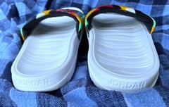 Multicolor Air JORDAN BREAK SLIDES *HARE* Bugs Bunny Edition Size 7Y
