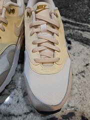 Air Max 1 GS Size 6.5 White/tan