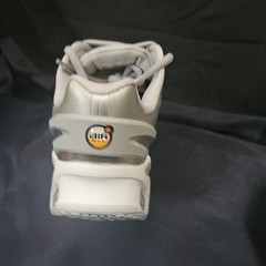 Nike Air Max Dn8 GS Gray/Silver Low Top Lace-Up Sneakers Kids US 4Y HF7310