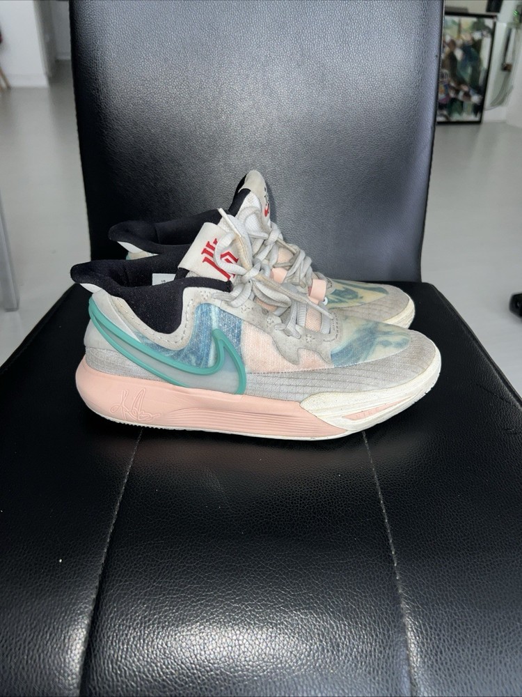 NIKE KYRIE 8 GO (GS) Photon Dust Photon Dust KIDS SIZE 4Y