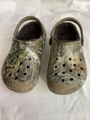 Crocs Dual Comfort Real Tree Camo Slip On Faux Fur Lined Kids Size C11