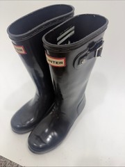 Hunter boots original kids gloss boys size US 3. Girls size 4.