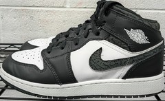 Big Kid’s Jordan 1 Mid SE „Panda Elephant“ Off Noir/Black-White-Black (GS)
