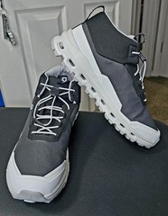 On Running Youth Cloudhero Eclise/Black Color Mid Waterproof New In Box Size 6Y