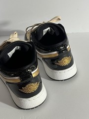 Size 6 Youth GS) – Jordan 1 SE Low Gold Toe