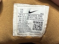 Nike Manoa Mid Wheat / SIZE:5Y Kids