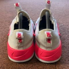 A+ gym Nike Ashin Modern White Hyper Pink Kids Running Shoes AO2129-100 Size 7Y