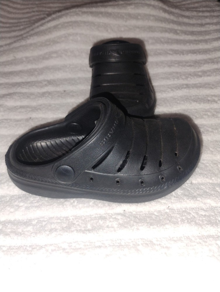 Rugged Shark black molded EVA rubber clogs swivel heel strap for a secure fit 7