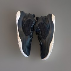 Under Armor, Lockdown Six Low Black&Gold Youth US2Y(2421-306-8168)