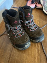 Children’s Vasque Hiking Boots, Brown Suede, Great Condition Size 11
