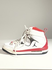 Jordan Flight TR 97 GS White Varsity Red Black 428827-101 Size 5.5Y / Women 7