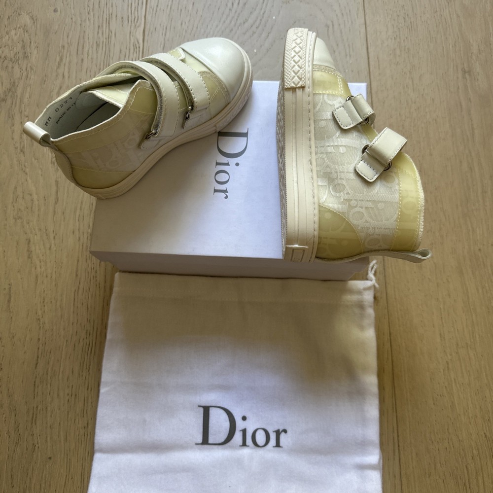 100 % Authentic DIOR Shoes for kids UNISEX. Size EU 23 / US 7 White / Multicolor