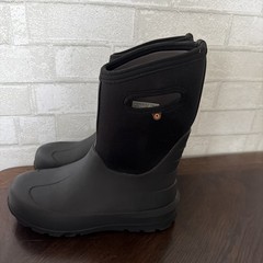 New Bogs York Boot Big Kid’s Winter Boots, Youth Size 7 Women’s Size 9