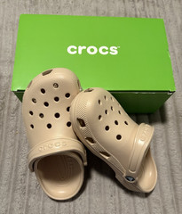 Crocs Classic Clog Kids J6 Beige Slip-On BNWT Jr size 6 AT-6/38