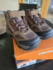 Northside Rampart Mid Trail Boot Medium Brown US 6 Unisex Kids Synthetic