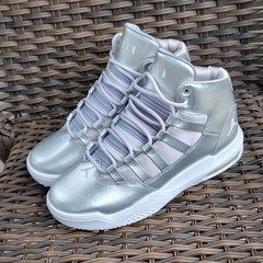 Jordan Max Aura SE (GS) Silver Gray White Sneakers Unisex Kids 6Y AV5175-040