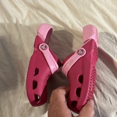 Crocs Kids Two Tone Pink-Electro Style Clog -Size J1 In Kids EUC