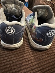 HEELYS Marvel Avengers Wheeled Skate Shoes Youth Sz 1 Blue + Multicolor Graphics