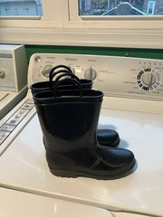 Black Waterproof Rain Boots with Pull Handles intrigue size 1 splash Toddler