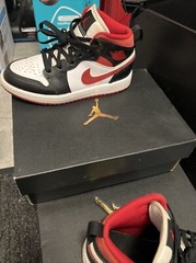 Jordan 1 Mid (PS)(White/Gym Red-Black) 11C 640734-122 Used, Condition 8.5/10