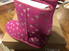 NEW UGG Classic Boots Short Kids 5 EU 37 Magenta Pink Stars Shearling