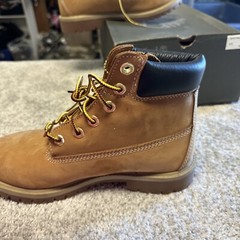 Timberland Kids‘ 6″ Premium Waterproof Casual Boots Wheat 5.5 Medium US