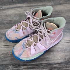Nike Kyrie 7 “1 World 1 People” Size 4.5 Y CT4080-600 Authentic Rare Colorway