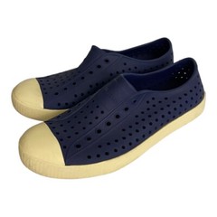 Native Jefferson Keep It Lite Slip On Water Shoes Size J5 Youth Navy Blue