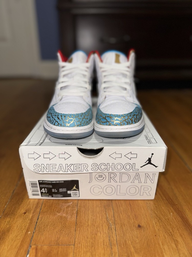 Size 4.5 (GS) – Jordan 1 Mid NC To Chi 2023