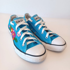 Converse All Star Bright Blue w/Embroidered Flowers YOUTH Size 3 Excellent Cdtn.