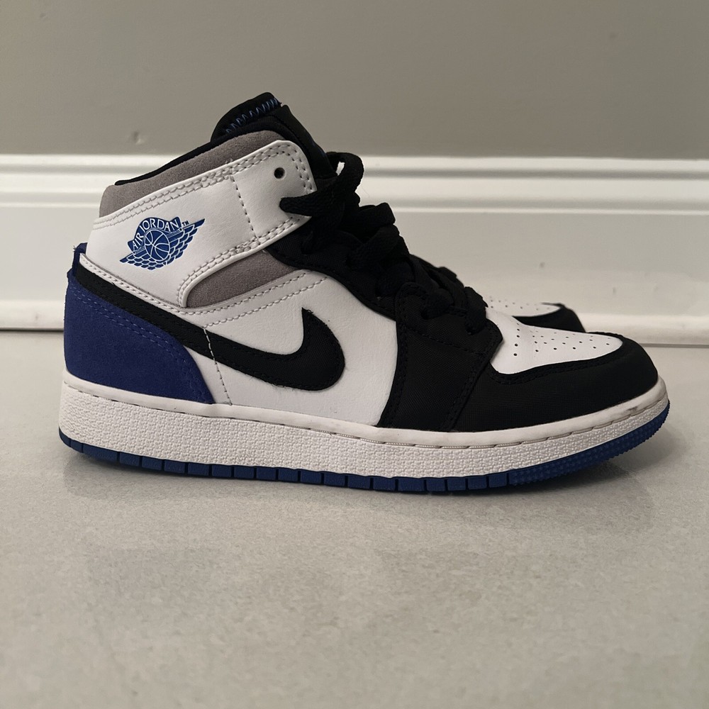 AIR JORDAN 1 MID BLUE AND GREY ( Size 4)