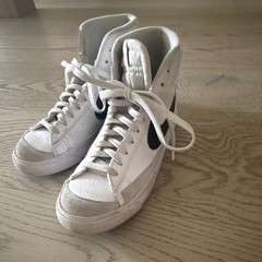 Nike White and Black Athletic High-Top Sneakers Lace Up Activewear Size 4Y