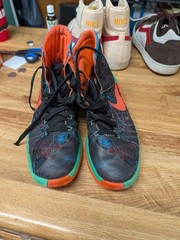 Size 7 (GS) – Nike Kyrie Flytrap 6 SE Mid Black Multicolor