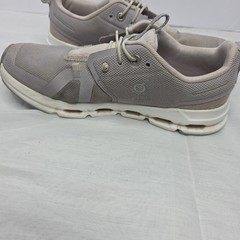 On Cloud Sky – Fade / White – Size 4Y/5.5W