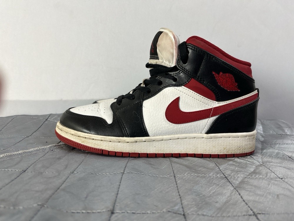 Air Jordan 1 Mid GS Black Gym Red White 6Y Womens 7.5 DJ4695-122 Chicago Bred