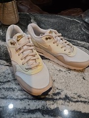Air Max 1 GS Size 6.5 White/tan
