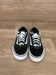 VANS Old Skool Black & True White Big Kids Shoes Size 3.5