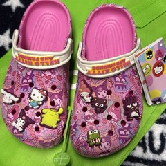 🇺🇸 Crocs J2 Hello Kitty 🌸New with Tags Classic Clogs Unisex Shoes Slip On…