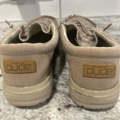 Hey Dude – Childrens Wally Beige – Size Y4-L5 – Style 130130500 – (A)
