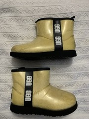 UGG Beige Black Faux Shearling Classic Clear Mini II Boots Kids 2
