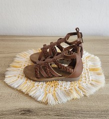 Carters Brown Braided Gladiator Sandals Childrens Kids Size 4 Zipper Close Smile