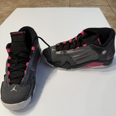 Jordan Air Jordan 14 Retro GS hyper pink size 4Y